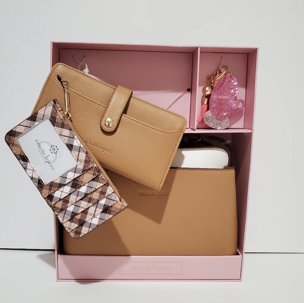 NANETTE LEPORE 4 PIECE GIFT SET - Picture 4 of 11